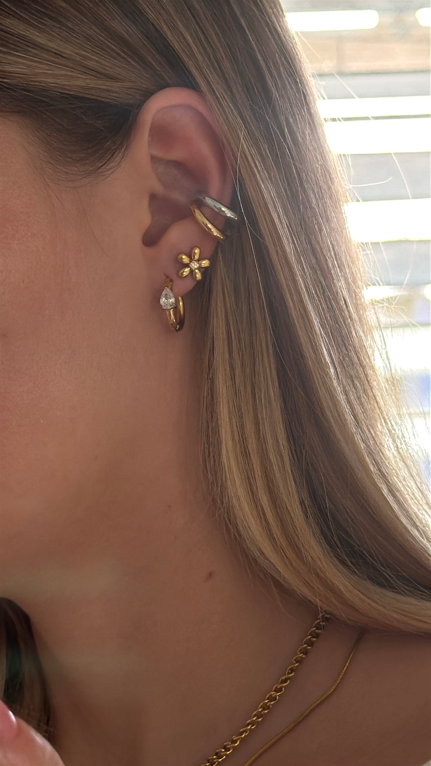 Camelia earrings