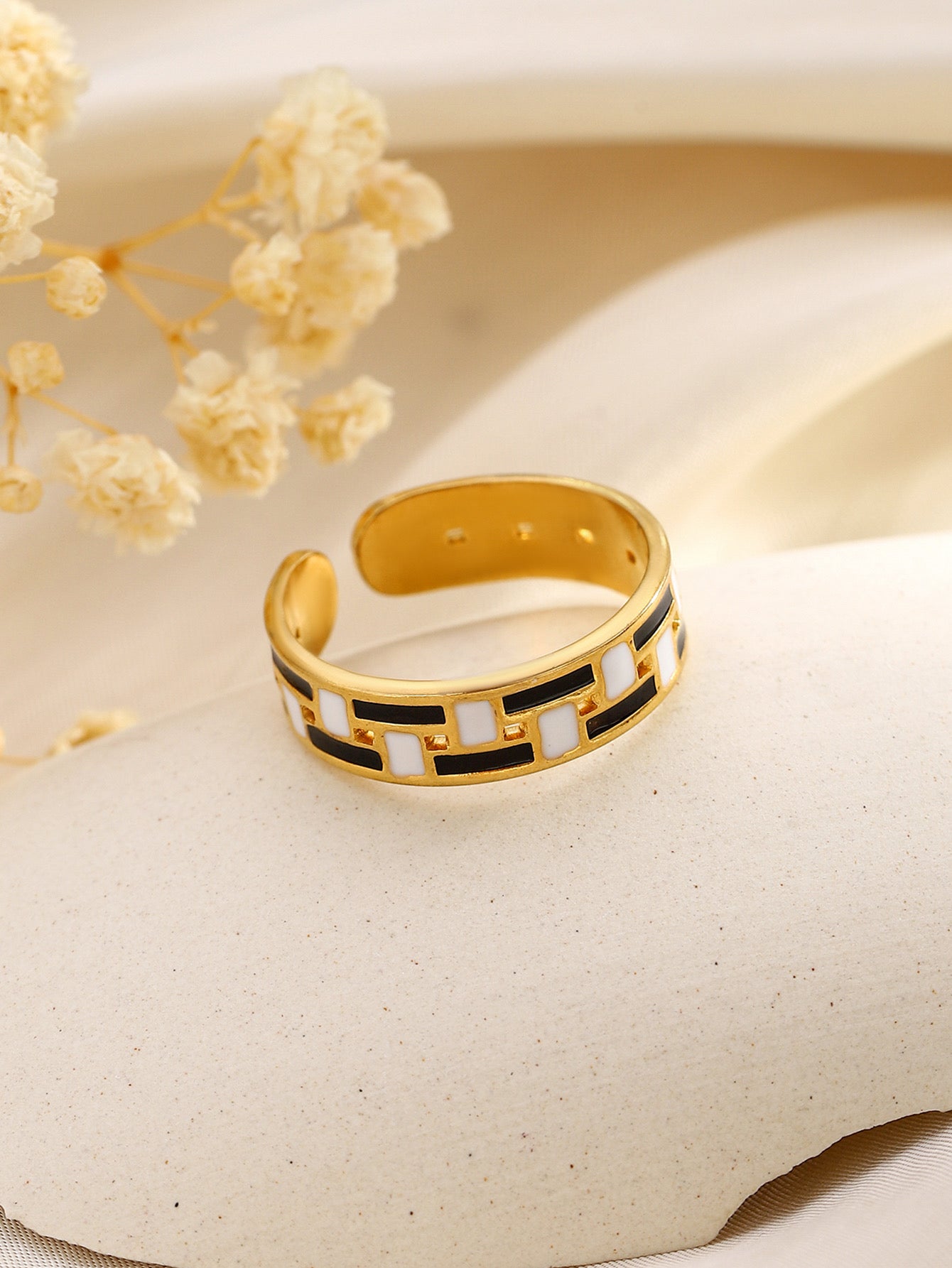 Dinora Ring